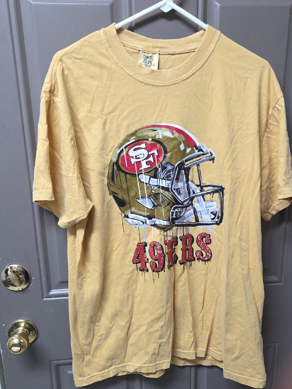 Comfort Colors Men’s Yellow 49ers Graphic Tee. New With Out Tag